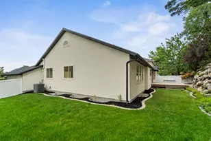 11557 S Sunburn Ln, Sandy, UT 84094 - Photo 79