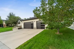 11557 S Sunburn Ln, Sandy, UT 84094 - Photo 81