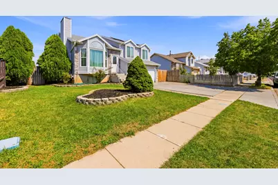 5697 S Esprit Dr, Kearns, UT 84118 - Photo 5