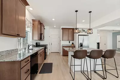 173 E Meandering Way, Saratoga Springs, UT 84045 - Photo 9