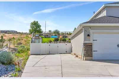 2104 E Weeping Cherry Ln, Eagle Mountain, UT 84005 - Photo 53