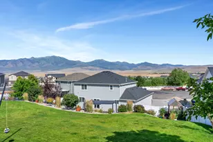 2104 E Weeping Cherry Ln, Eagle Mountain, UT 84005 - Photo 43