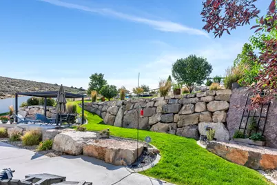 2104 E Weeping Cherry Ln, Eagle Mountain, UT 84005 - Photo 49