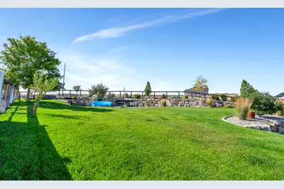 2104 E Weeping Cherry Ln, Eagle Mountain, UT 84005 - Photo 37