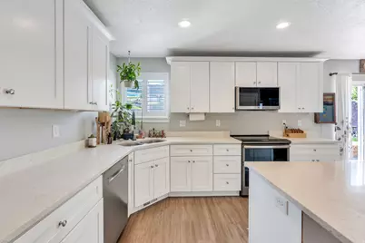 2104 E Weeping Cherry Ln, Eagle Mountain, UT 84005 - Photo 13