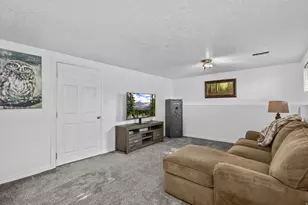 7282 S 2700 W, West Jordan, UT 84084 - Photo 23