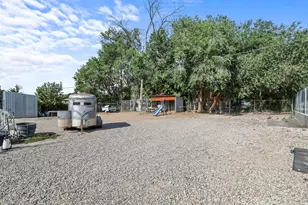 7282 S 2700 W, West Jordan, UT 84084 - Photo 11