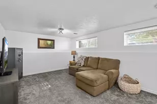 7282 S 2700 W, West Jordan, UT 84084 - Photo 25