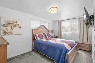 7282 S 2700 W, West Jordan, UT 84084 - Photo 31