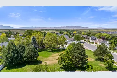 1295 Bridgeview Dr, Layton, UT 84041 - Photo 43