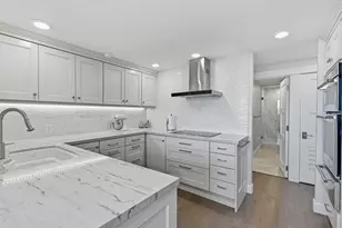 241 N Vine E, Salt Lake City, UT 84103 - Photo 17