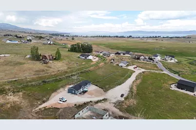 189 E Froghair Cir, Garden City, UT 84028 - Photo 5