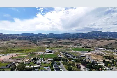 189 E Froghair Cir, Garden City, UT 84028 - Photo 23