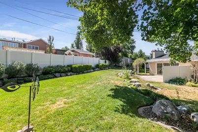 81 S 700 E, Bountiful, UT 84010 - Photo 47