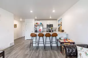1084 E Seaside St N, Saratoga Springs, UT 84045 - Photo 5