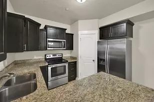 249 W Ridge Rd, Saratoga Springs, UT 84045 - Photo 9