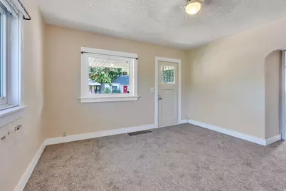 823 Kershaw St, Ogden, UT 84403 - Photo 3