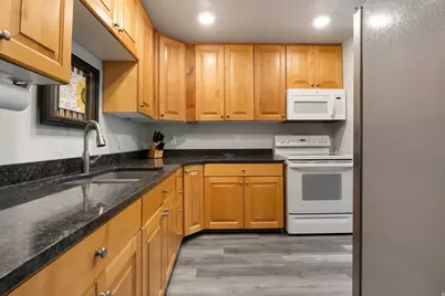 5004 E Wasatch Resort Rd, Sandy, UT 84092 - Photo 11