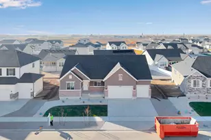 8645 N Halloran Ct, Lake Point, UT 84074 - Photo 3