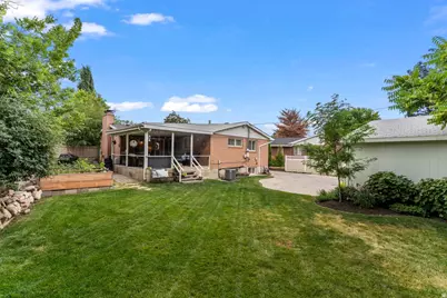 2337 S Country Club Cir E, Salt Lake City, UT 84109 - Photo 33