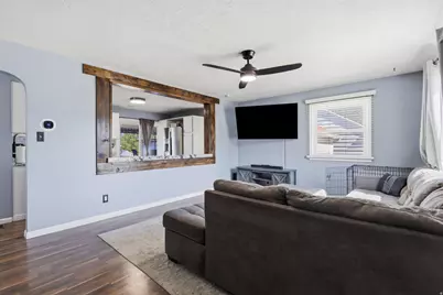 405 N Parkway Ave E, Tooele, UT 84074 - Photo 9