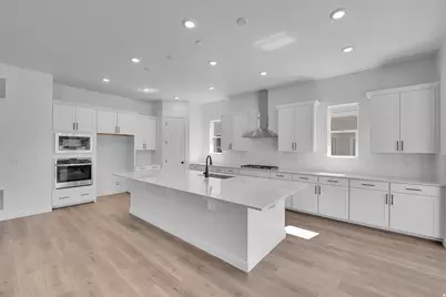 253 E Polaris Dr S #105, Saratoga Springs, UT 84045 - Photo 5