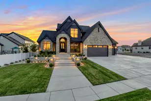 39 N Hayfield Cir, Kaysville, UT 84037 - Photo 1