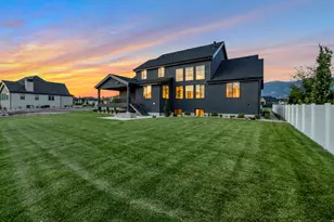 39 N Hayfield Cir, Kaysville, UT 84037 - Photo 9