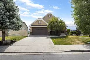 8987 N Cottage Cyn Dr, Cedar Hills, UT 84062 - Photo 43