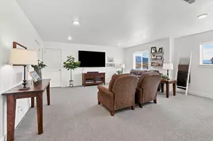 541 E 600 S, Hyrum, UT 84319 - Photo 33