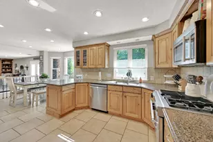 1358 E Heatherton Circle, Murray, UT 84121 - Photo 7