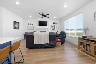 531 E 600 S, Hyrum, UT 84319 - Photo 5