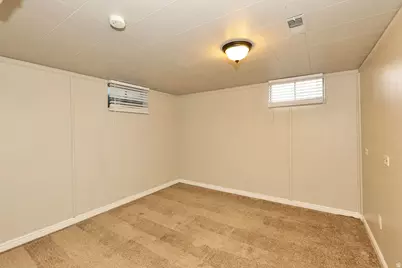 225 N Green Dr, Layton, UT 84041 - Photo 29