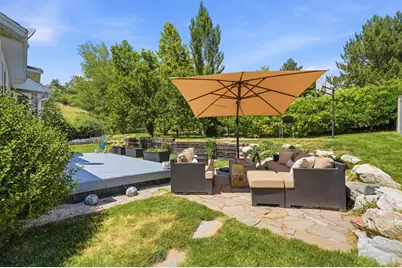 1425 E 2250 N, Layton, UT 84040 - Photo 33
