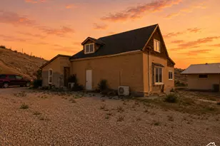 40 W 200 N, Castle Dale, UT 84513 - Photo 3