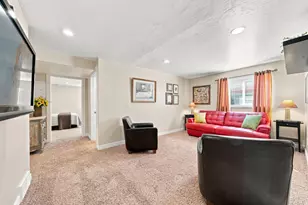 2092 E Somerset Dr S, Cottonwood Heights, UT 84121 - Photo 35