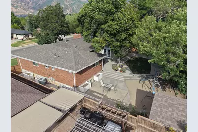 2092 E Somerset Dr S, Cottonwood Heights, UT 84121 - Photo 51