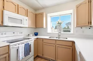 52555 S Level Dr W, Taylorsville, UT 84129 - Photo 9