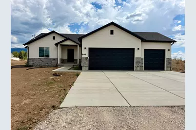 846 E 100 S #3, Mount Pleasant, UT 84647 - Photo 1