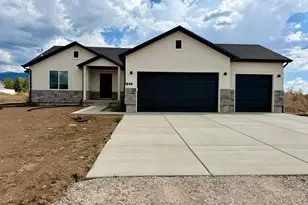 846 E 100 S, Mount Pleasant, UT 84647 - Photo 1