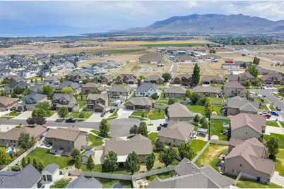 652 W Sidney Ln, Saratoga Springs, UT 84045 - Photo 47