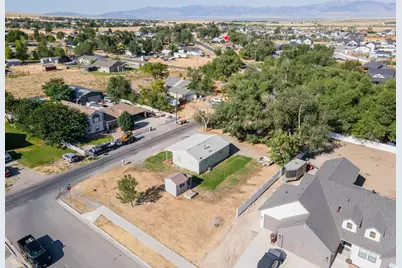 1811 Shepard Ln, Lake Point, UT 84074 - Photo 31