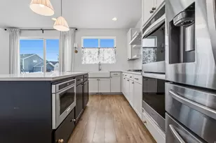 5197 N Folkstone Dr, Eagle Mountain, UT 84005 - Photo 17