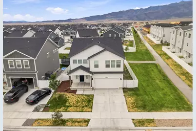 5197 N Folkstone Dr, Eagle Mountain, UT 84005 - Photo 7