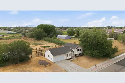 5049 S 4300 W, Hooper, UT 84315 - Photo 23
