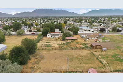 5049 S 4300 W, Hooper, UT 84315 - Photo 27
