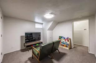658 E Locust St, Sandy, UT 84070 - Photo 17