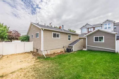 658 E Locust St, Sandy, UT 84070 - Photo 21