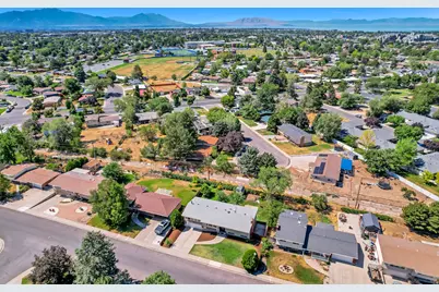 71 N Paradise Dr, Orem, UT 84097 - Photo 35