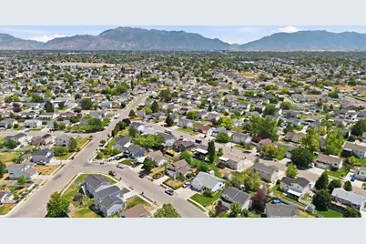 5416 S 4225 W, Roy, UT 84067 - Photo 31